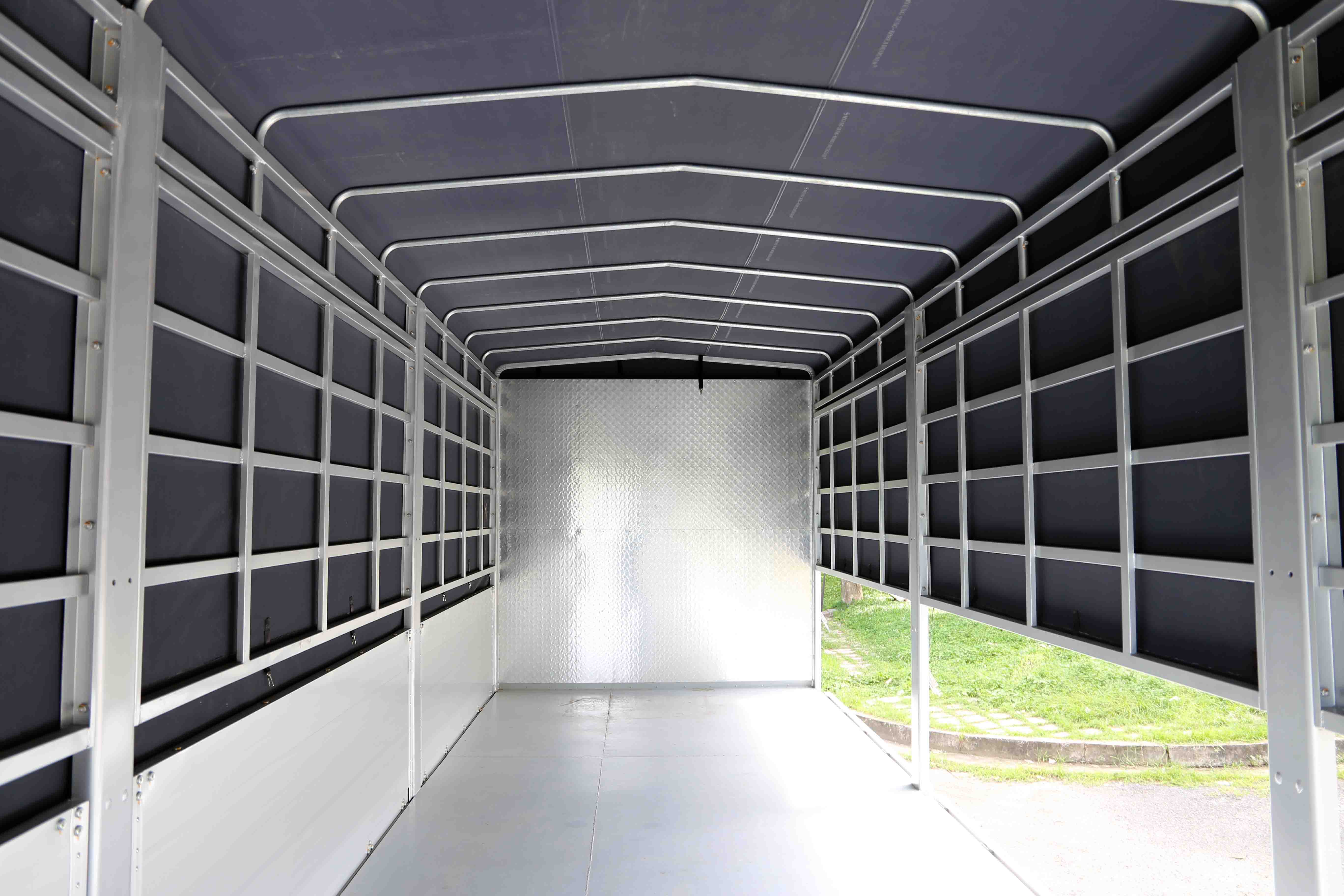 Xe-tai-Hino-15 tan-Thung-7m9-mui-bat-bung-nhom-FL8JT8A-Euro-5