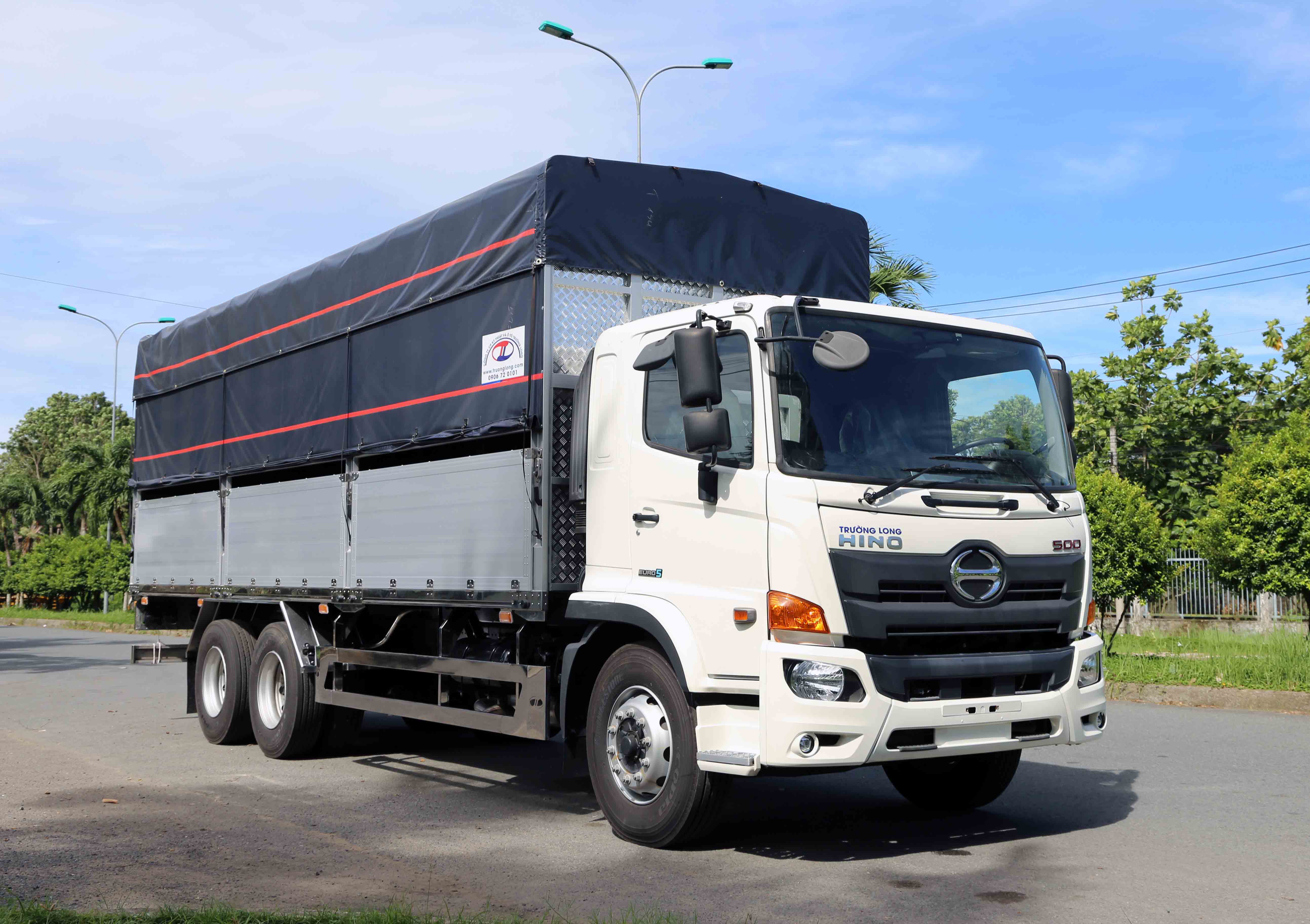 Xe tải Hino 15 tấn-Thùng 7m9 mui bạt bửng nhôm-FL8JT8A-Euro 5