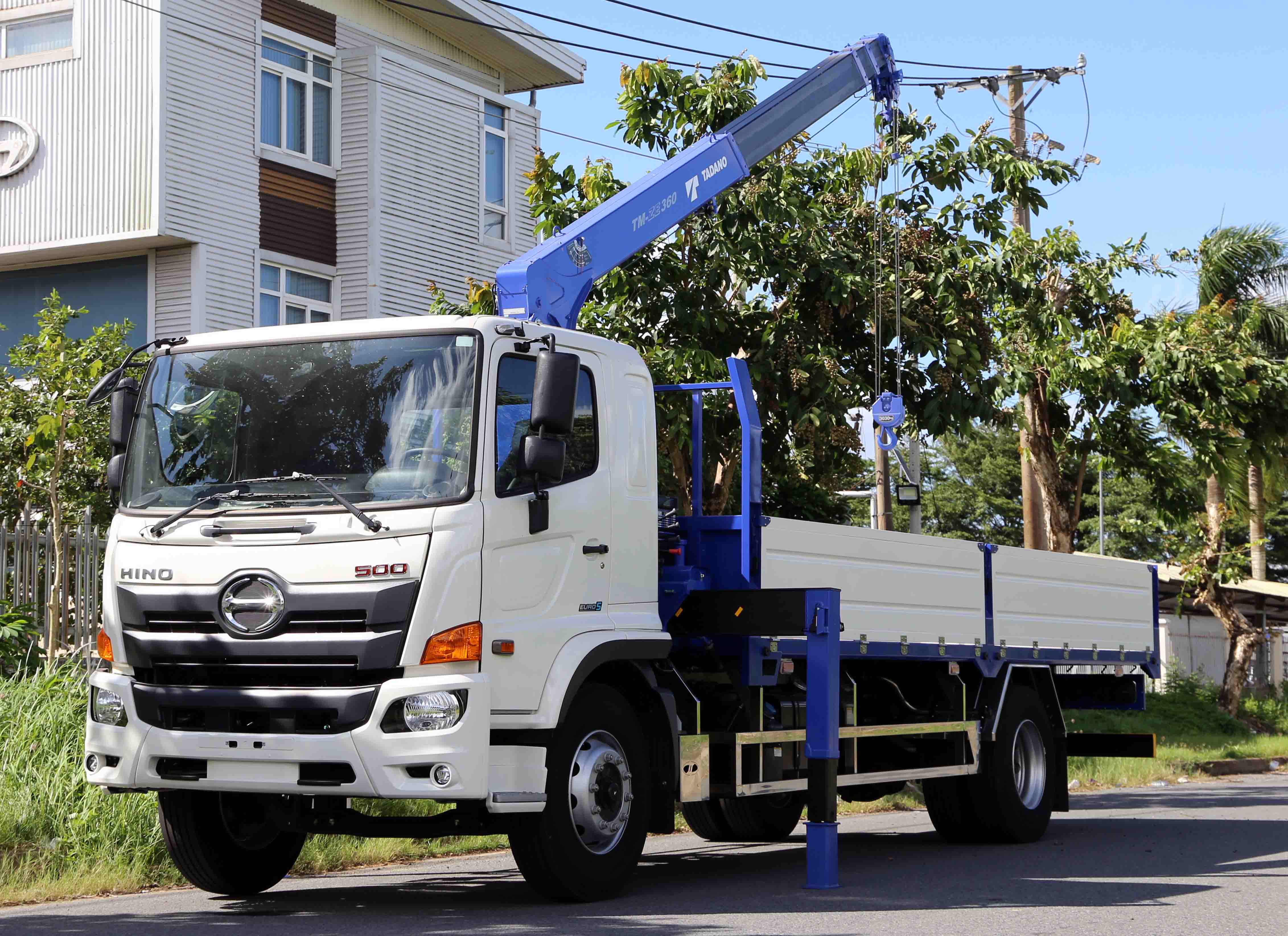Xe cẩu Hino 8 tấn-Cần Tadano 3 tấn 4 đốt-Thùng dài 6m7-FG8JP8A Euro 5