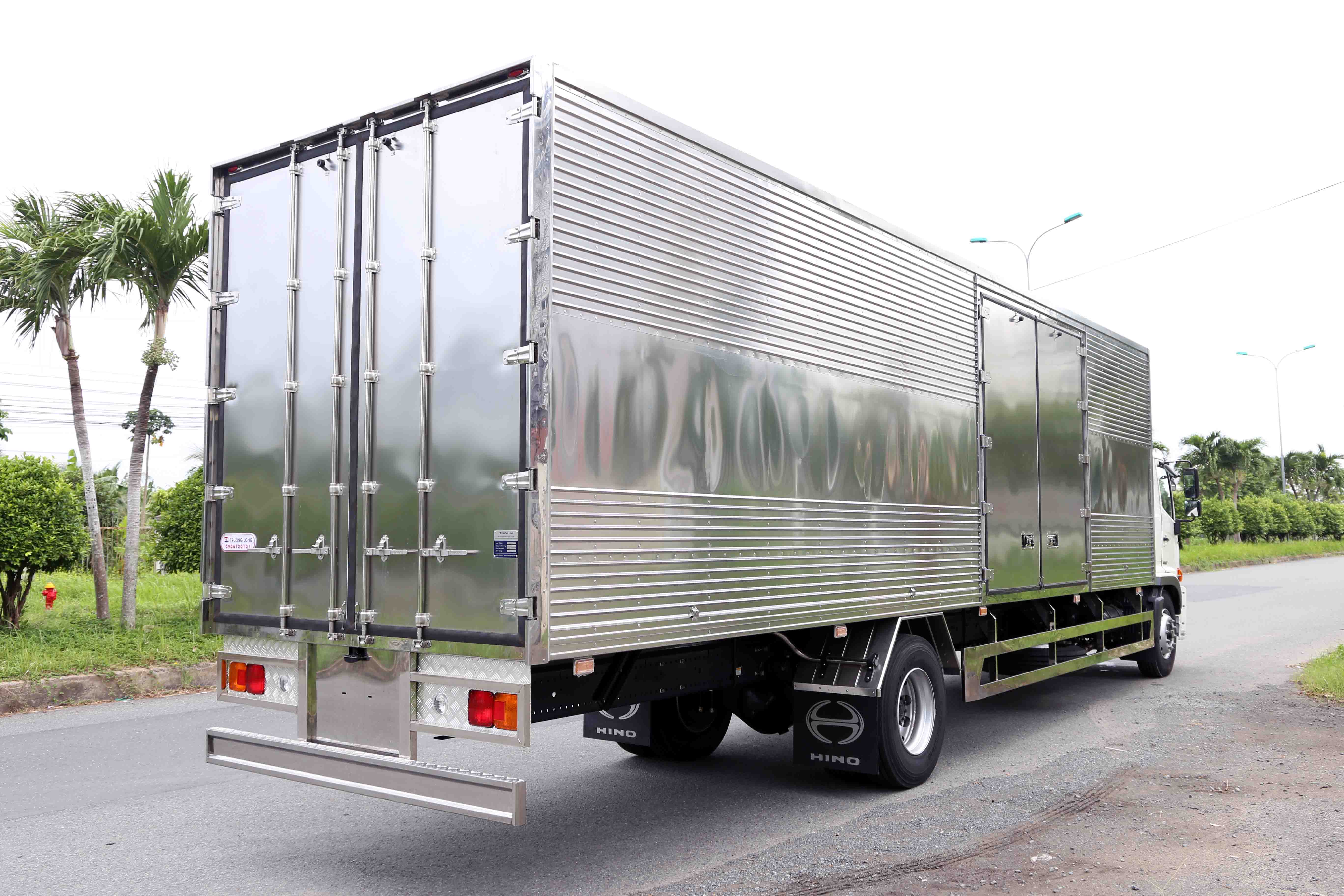 xe-tai-hino-8-tan-thung-kin-10m-fg8jt8a-pgx