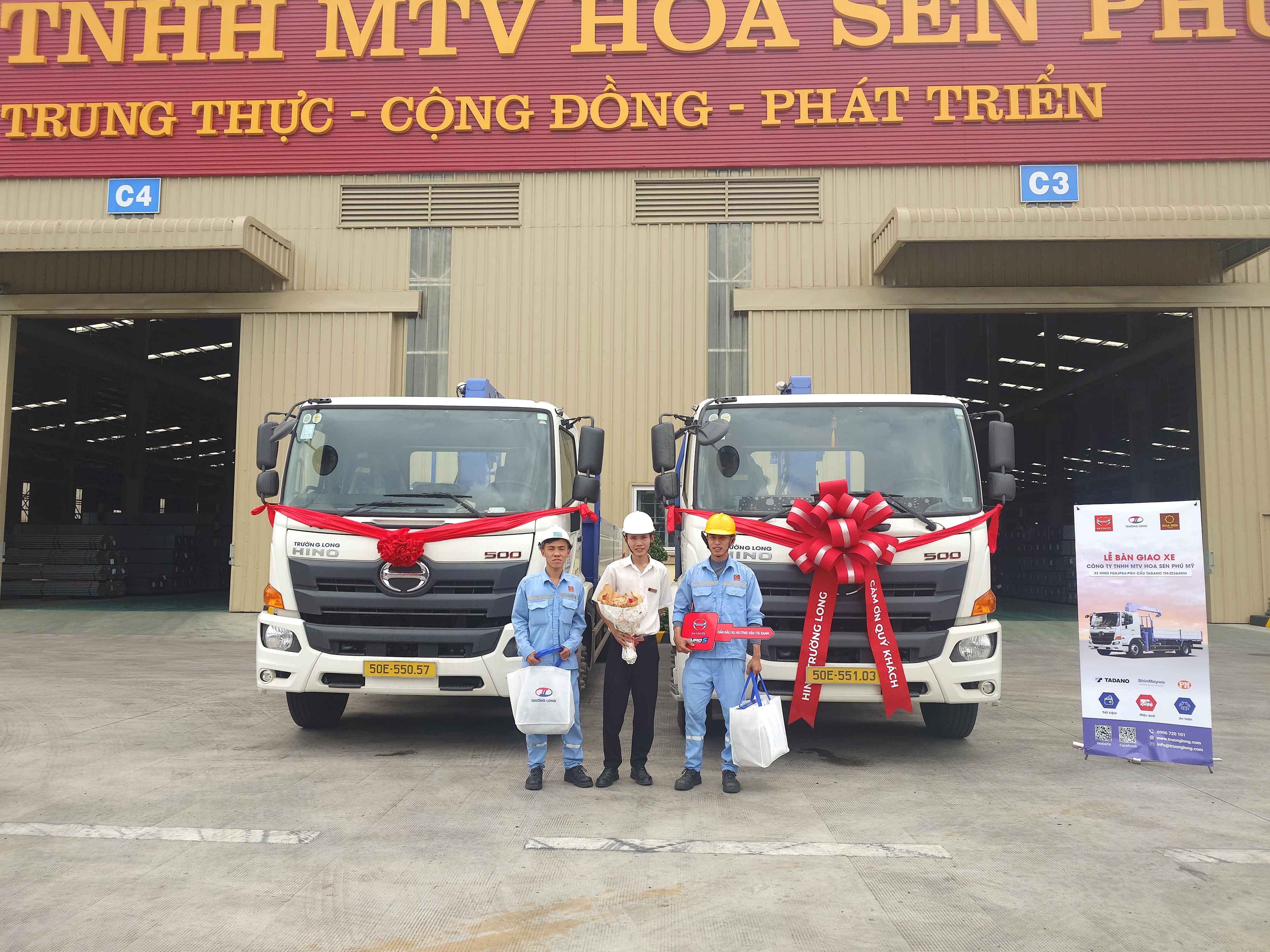 ban-giao-xe-tai-cau-8-tan-ton-hoa-sen