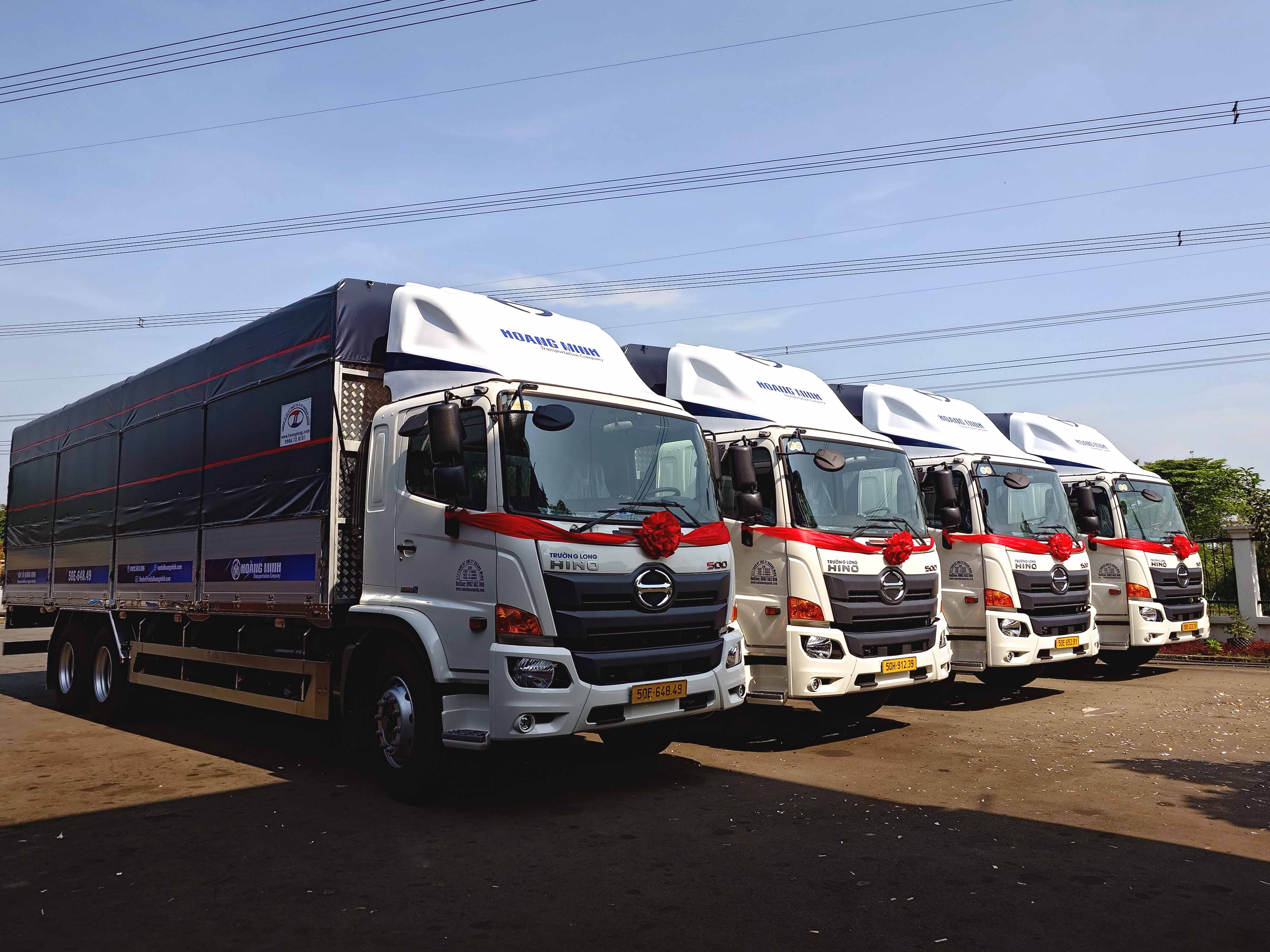 Lễ Bàn Giao 04 Xe Tải Hino 15 Tấn Euro 5 Cho Công Ty Vận Tải Hoàng Minh