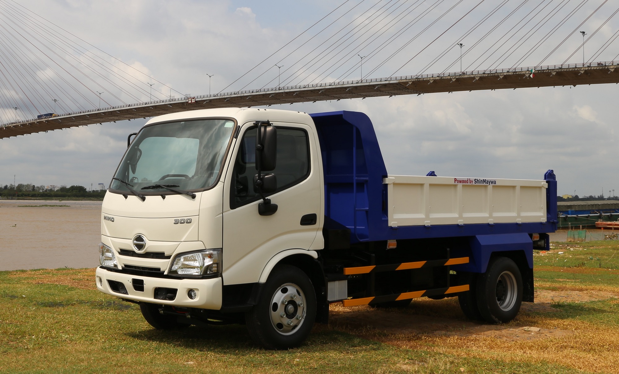 xe-ben-hino-3t5