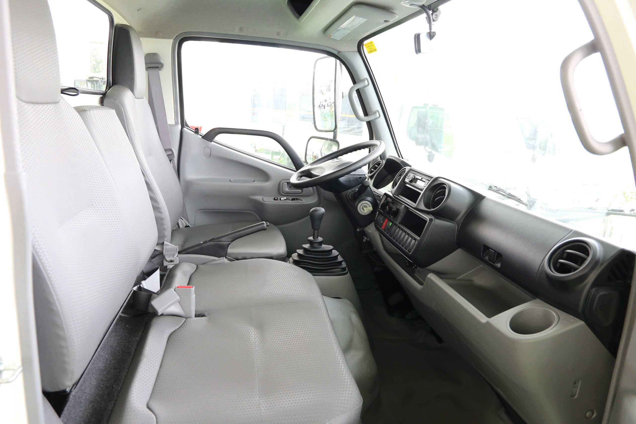 xe-cau-hino-3t5-xzu730l-tadano