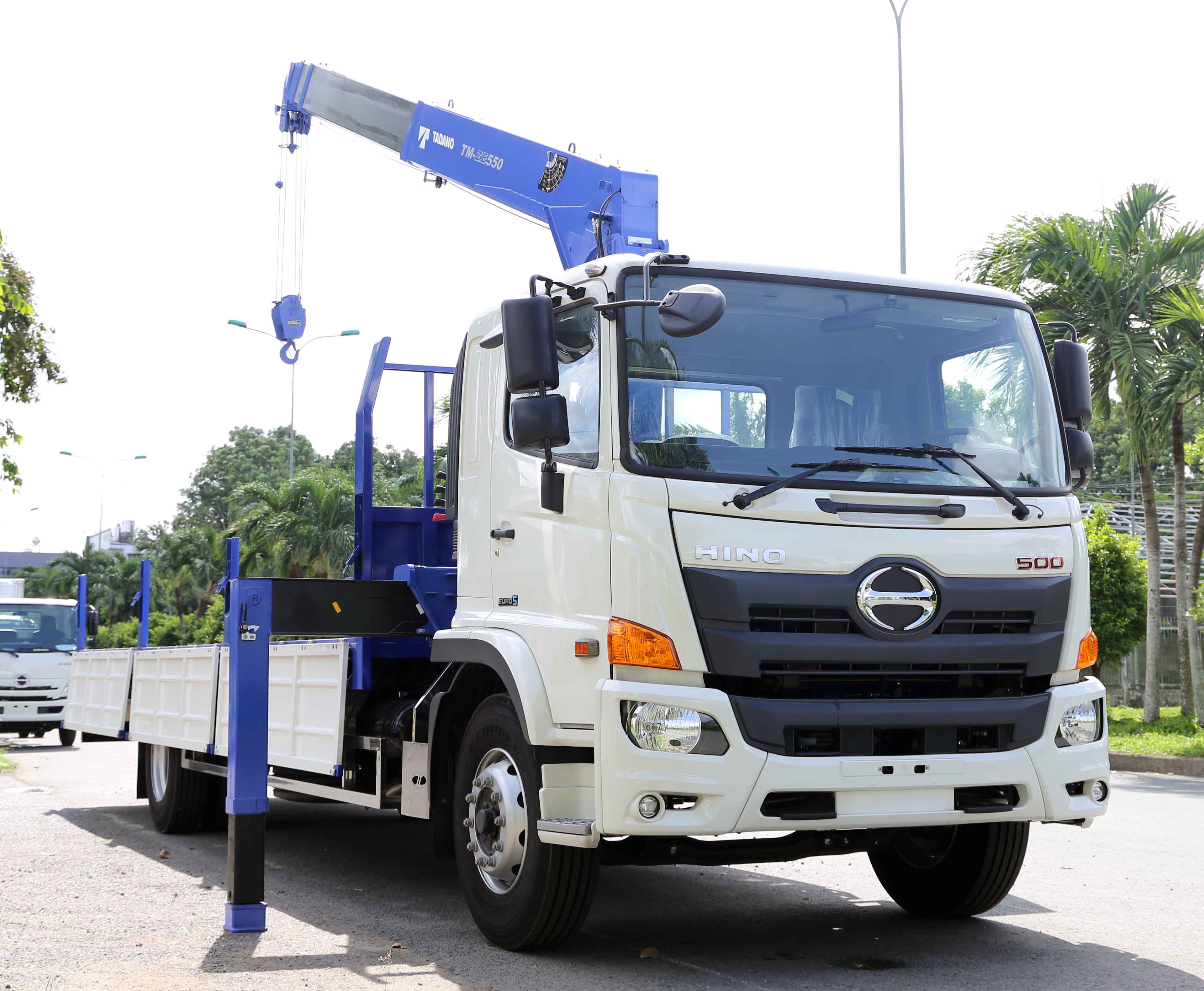 xe-cau-hino-8-tan-thung-8m1-5-tan-5-dot