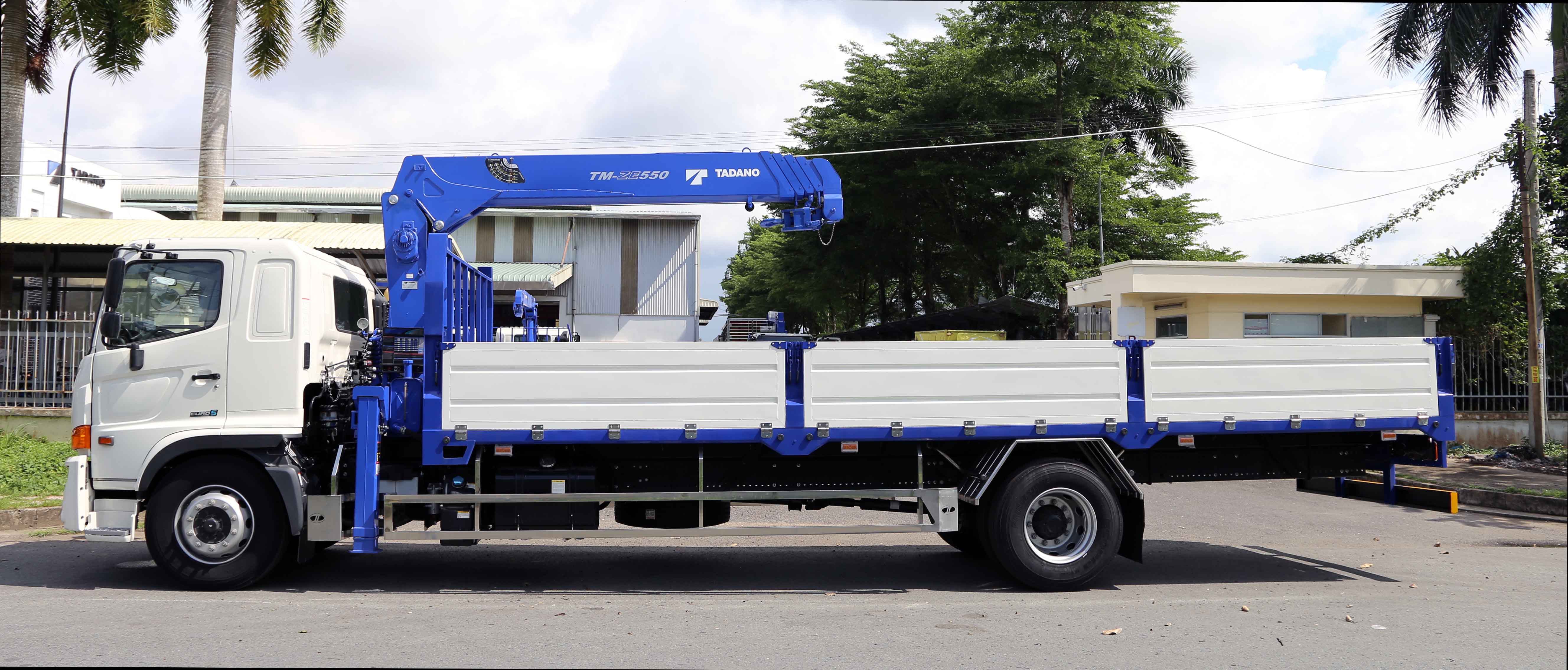 xe-cau-hino-8-tan-thung-8m1-5-tan-5-dot