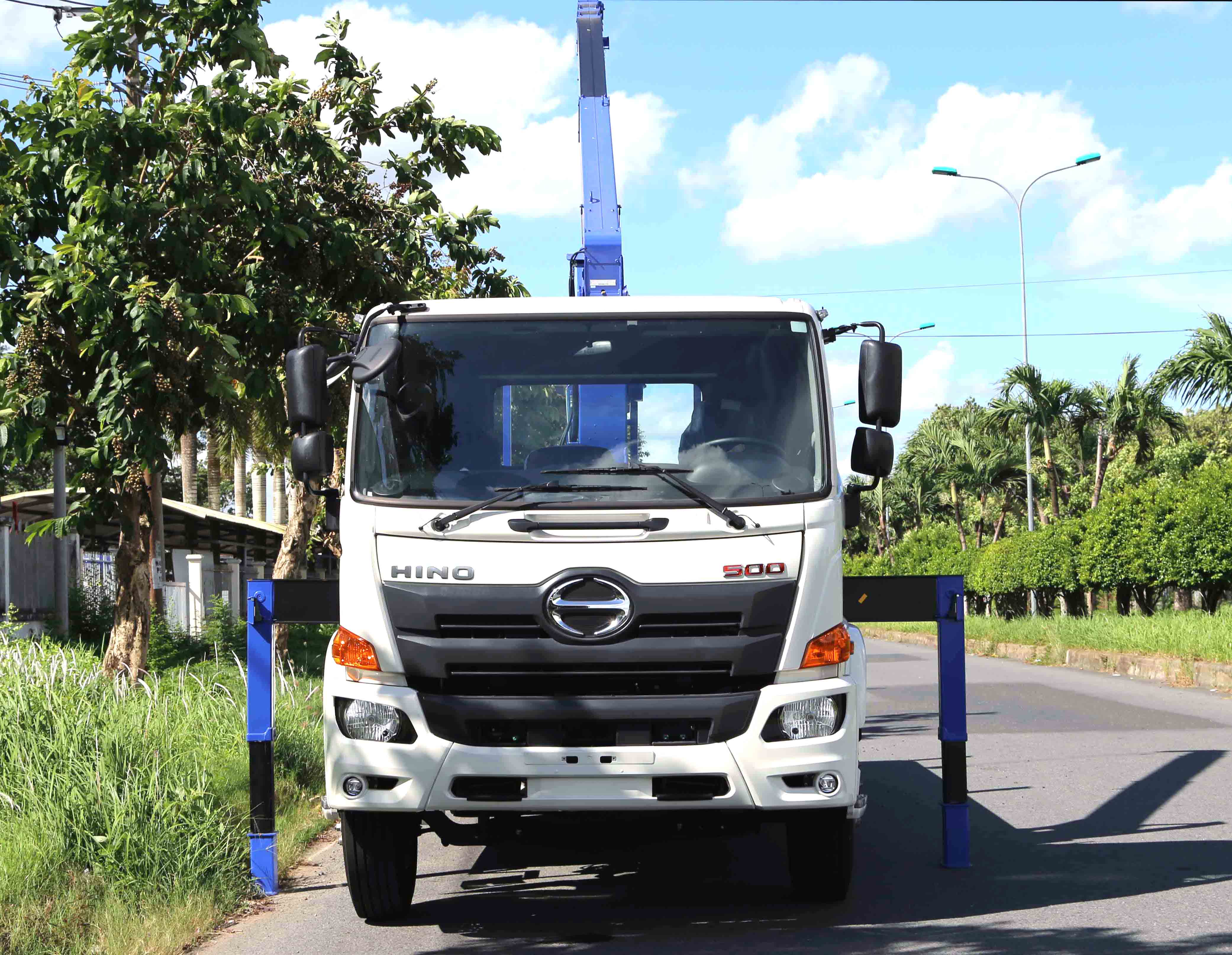 xe-cau-hino-8-tan
